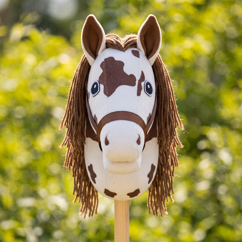 Brown & White Pinto Hobby Horse with Headcollar – Patch – ELYHORSES
